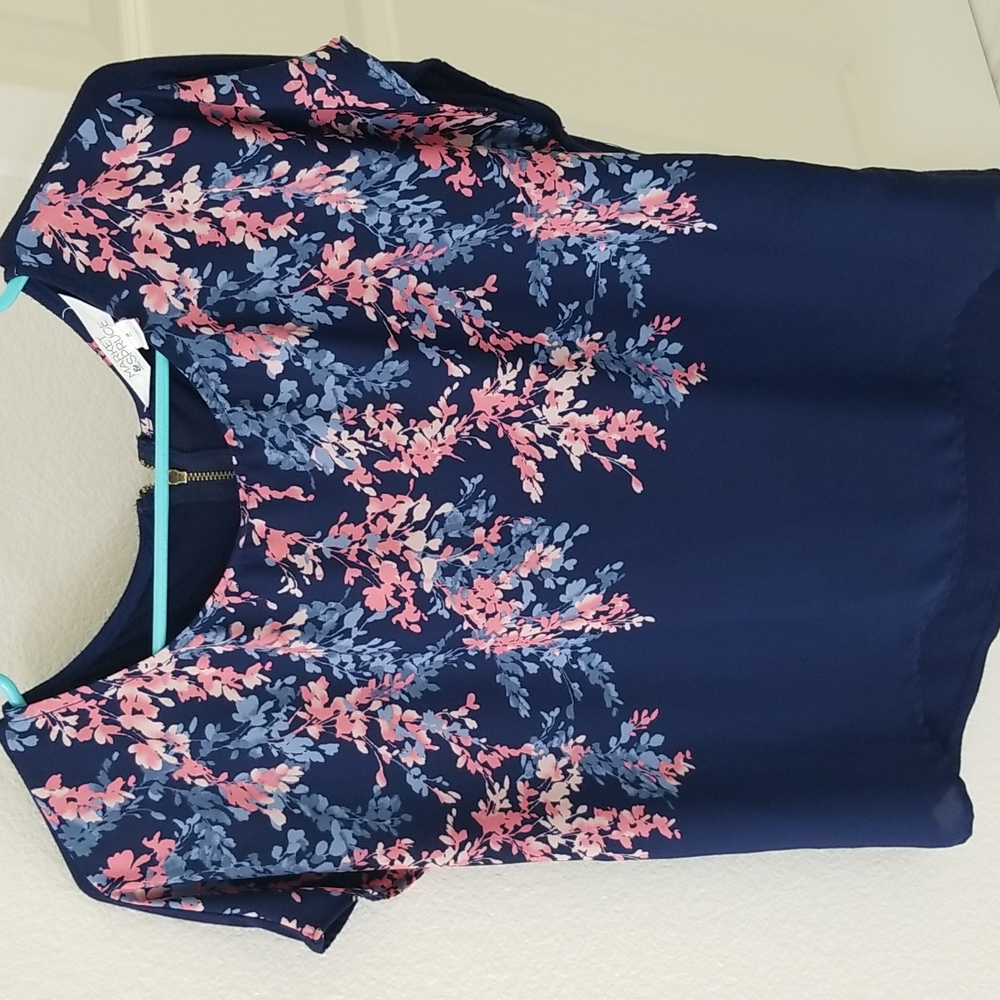 Size Med floral top